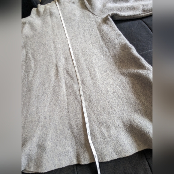 💙 TAHARI 💙 Grey Mock Turtleneck sweater with contrasting sleeves - Picture 4 of 6
